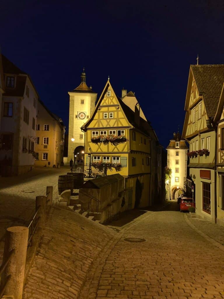 The Plonlein at night